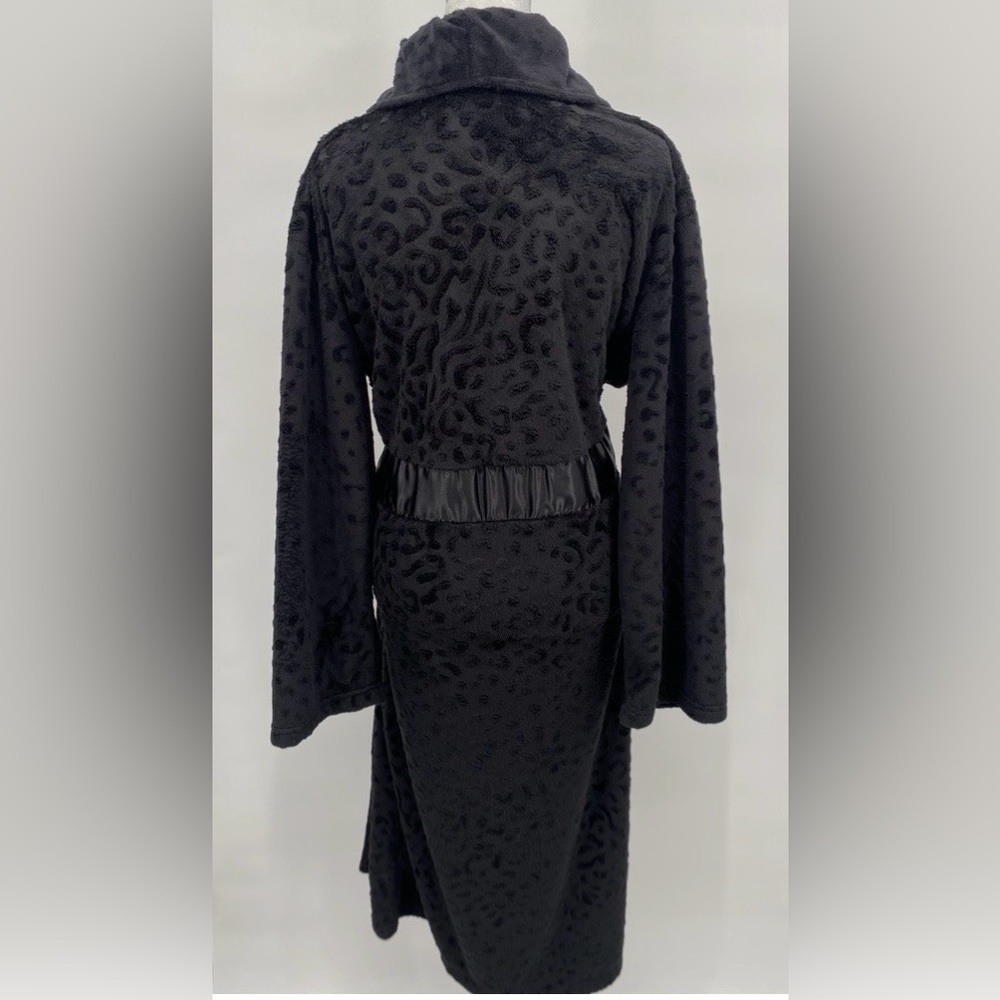 Jaclyn Smith Elegant Black Robe - Picture 3 of 7